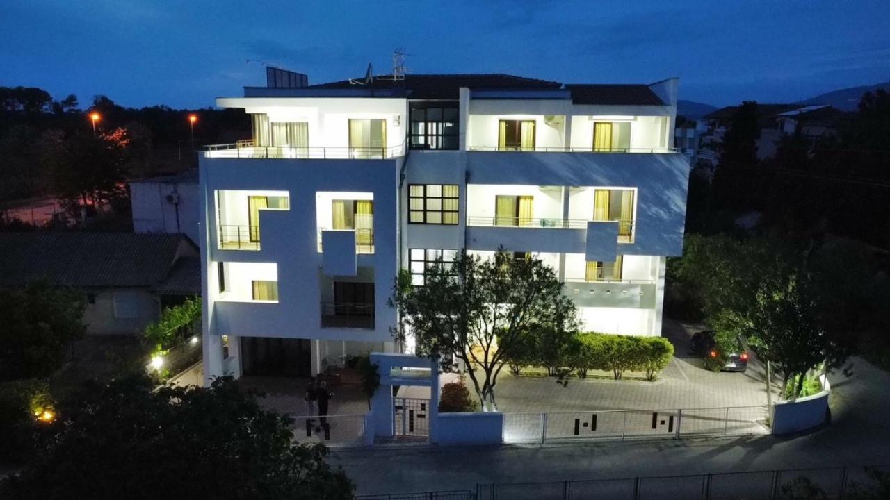 乌尔齐尼 Buzuku House酒店 外观 照片