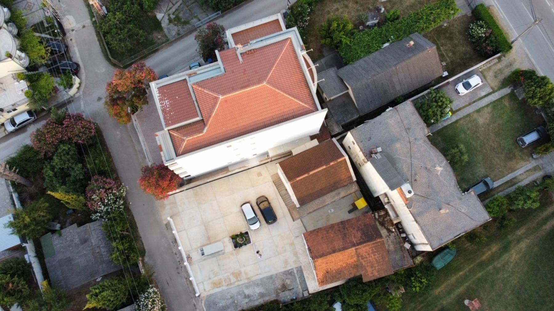 乌尔齐尼 Buzuku House酒店 外观 照片